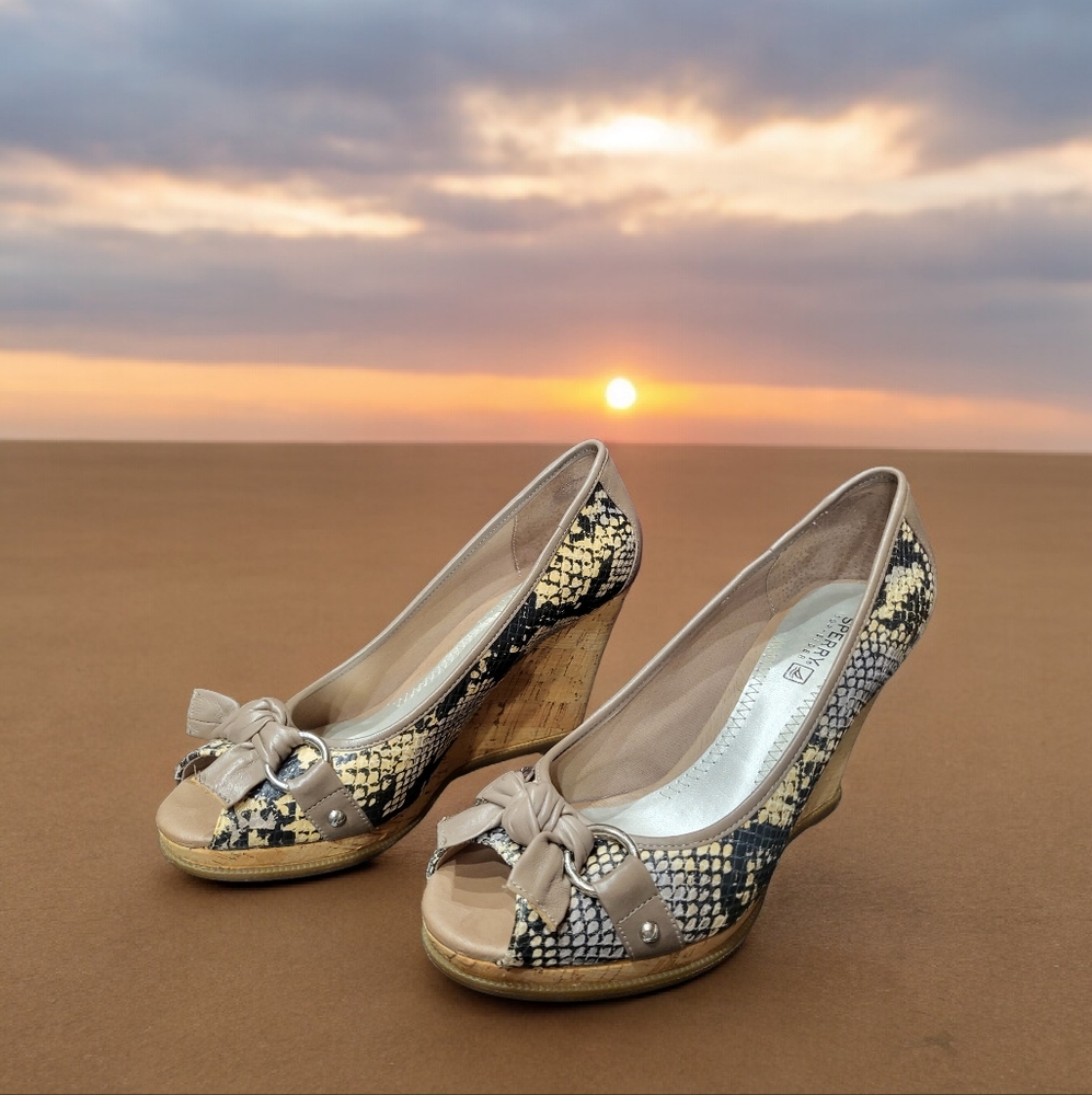 Sperry Cork Wedge heels size 7.5  in excellent condition with peep toe